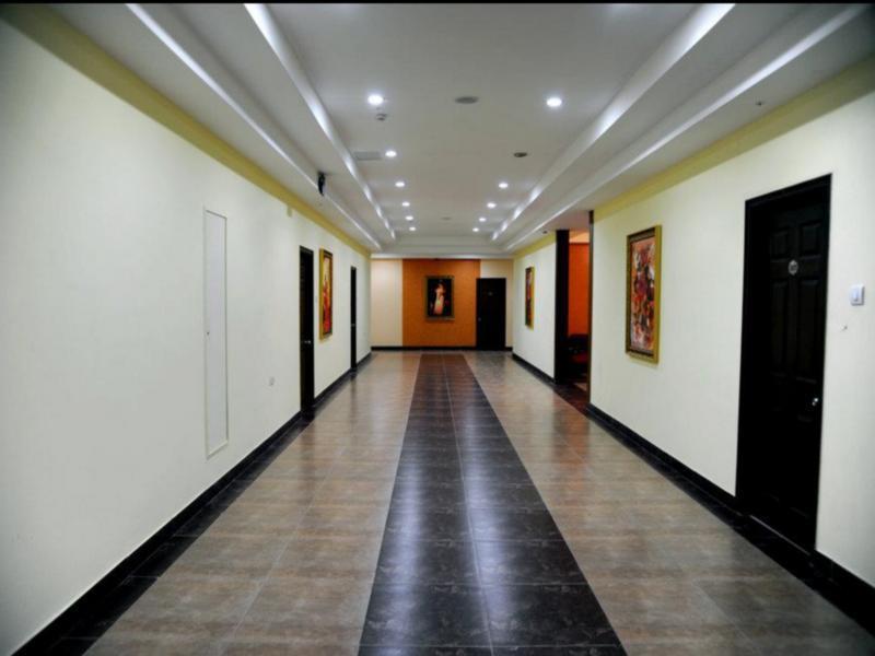 Treebo Crystal Castle Hotel Bangalore Exterior photo