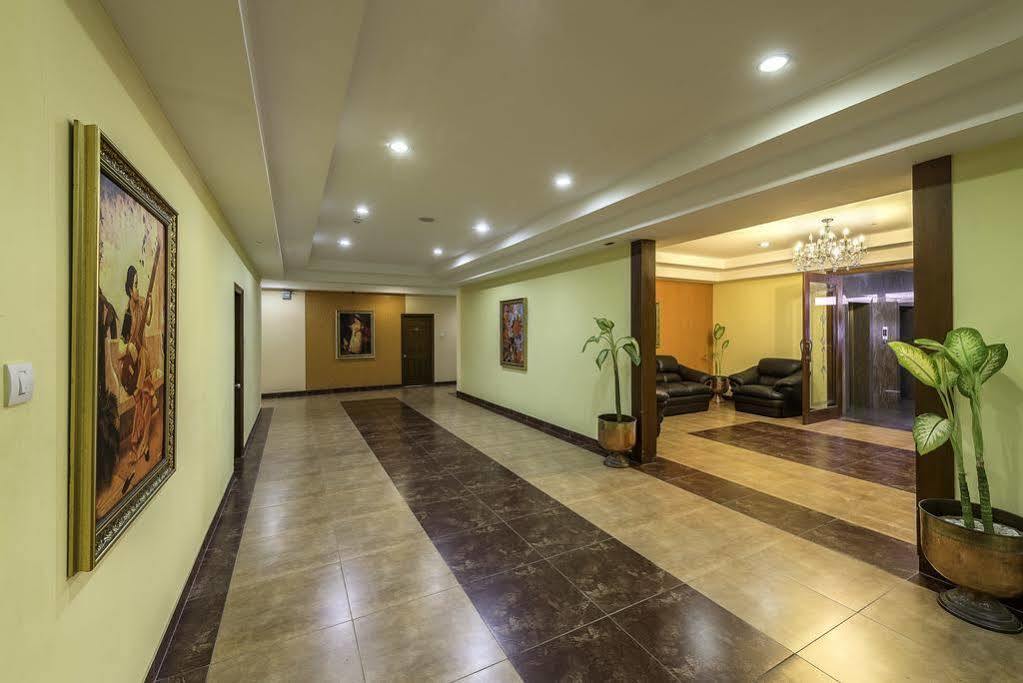 Treebo Crystal Castle Hotel Bangalore Exterior photo