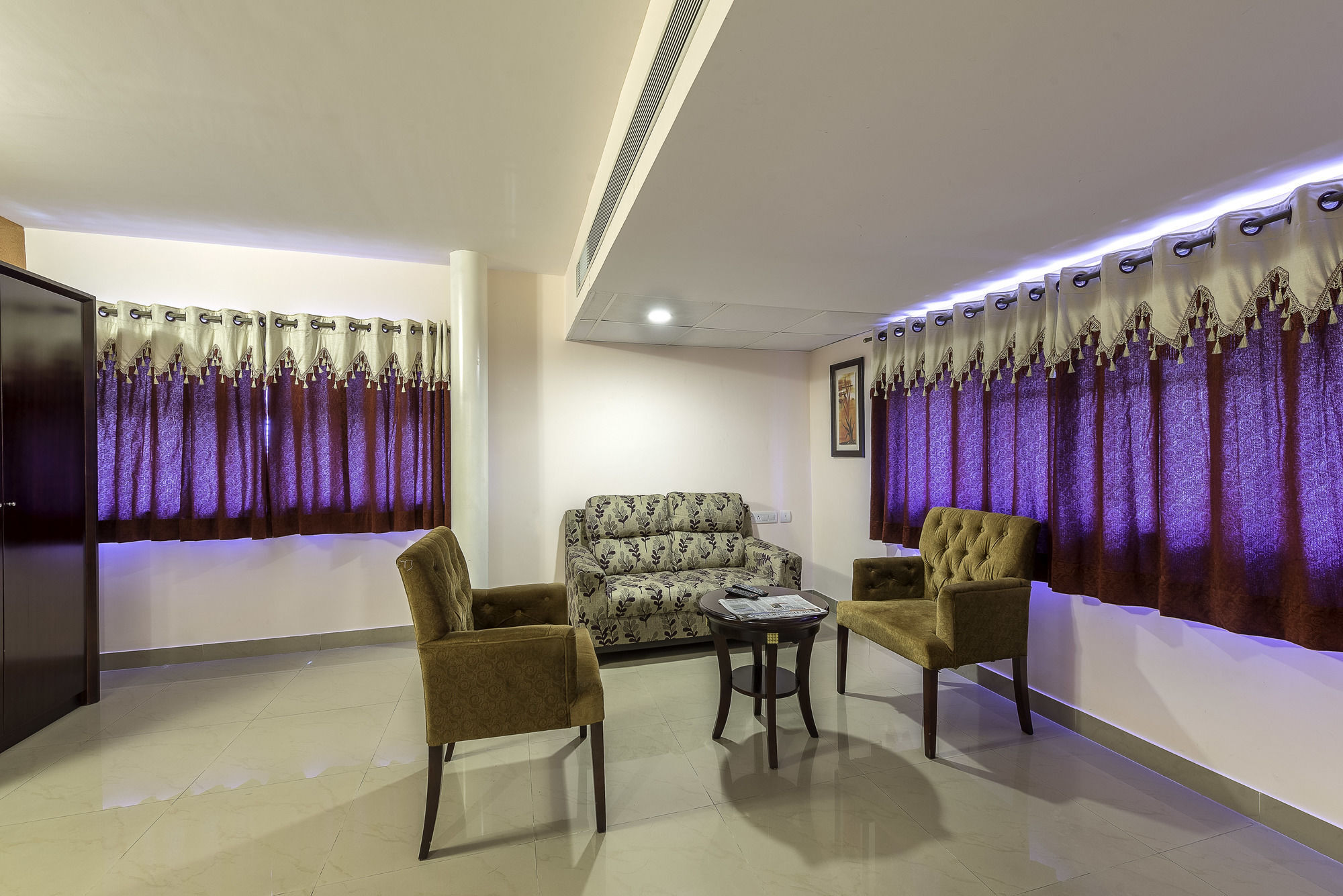 Treebo Crystal Castle Hotel Bangalore Exterior photo