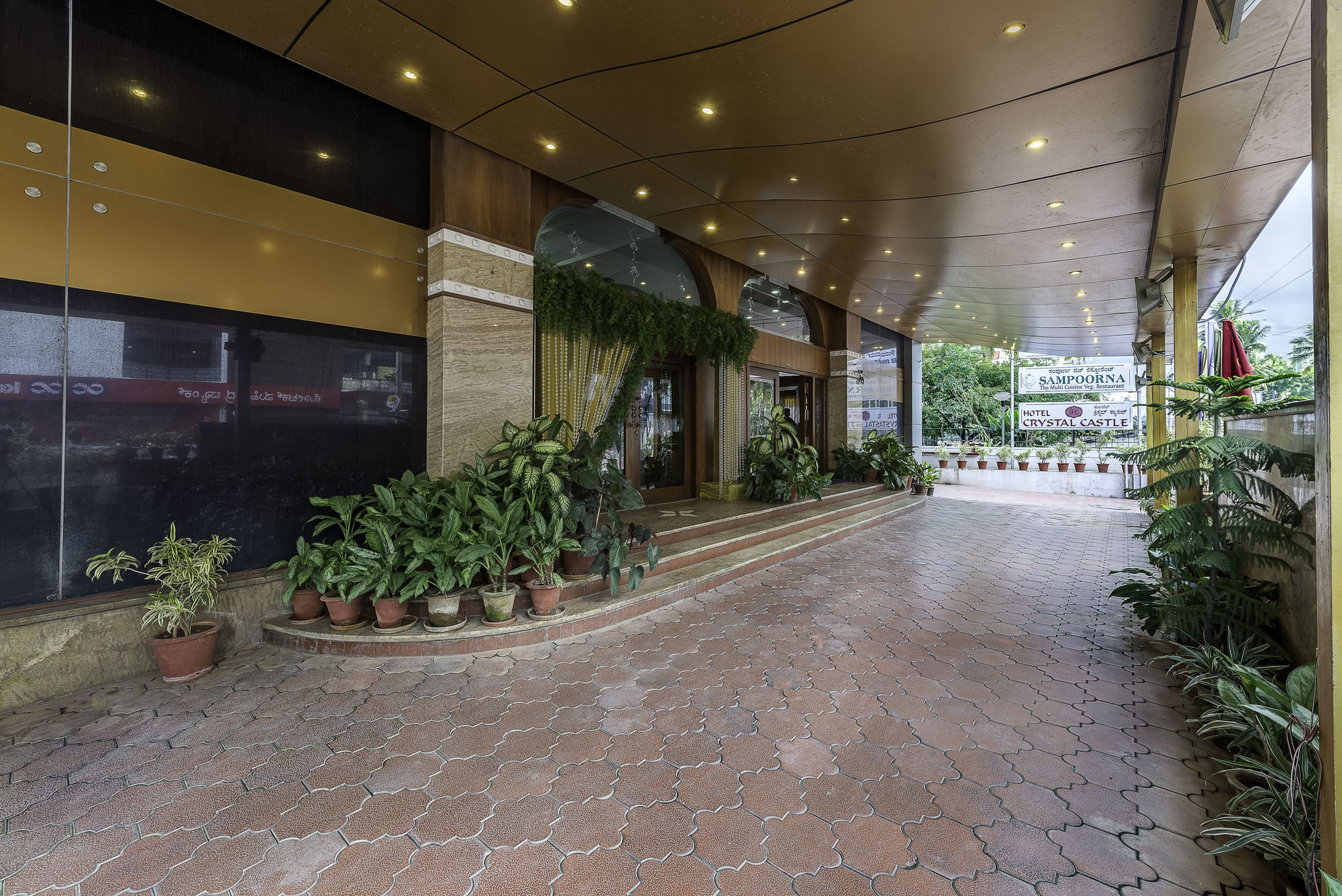 Treebo Crystal Castle Hotel Bangalore Exterior photo