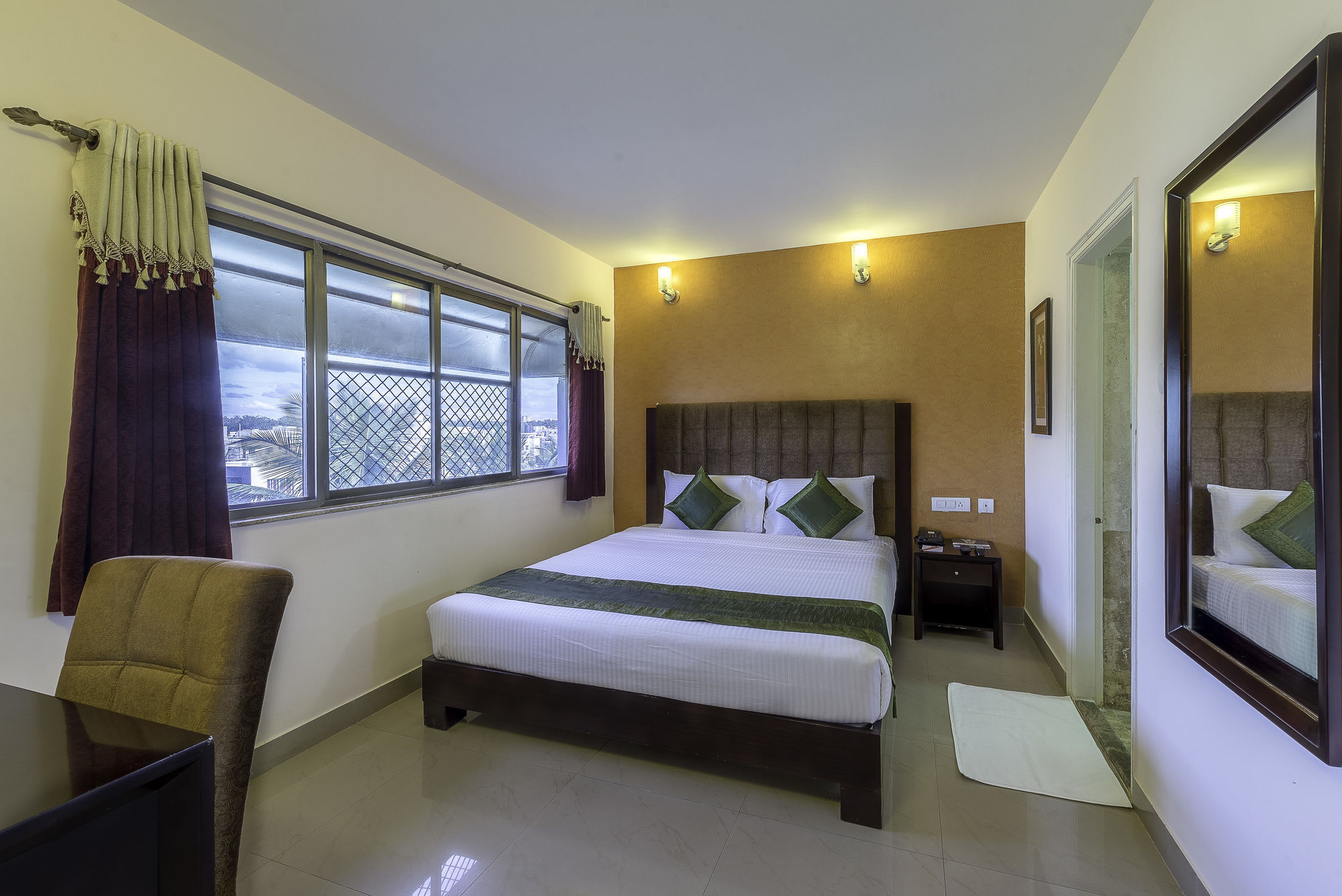 Treebo Crystal Castle Hotel Bangalore Exterior photo
